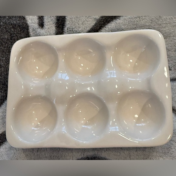 EUC Adorable Rae Dunn 2 Ceramic egg trays "Free Range" & “Farm Fresh”! 🤩🤩 - Picture 6 of 7